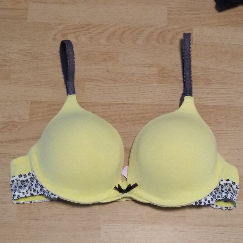 Victoria's Secret Push-Up Bra Size 34B